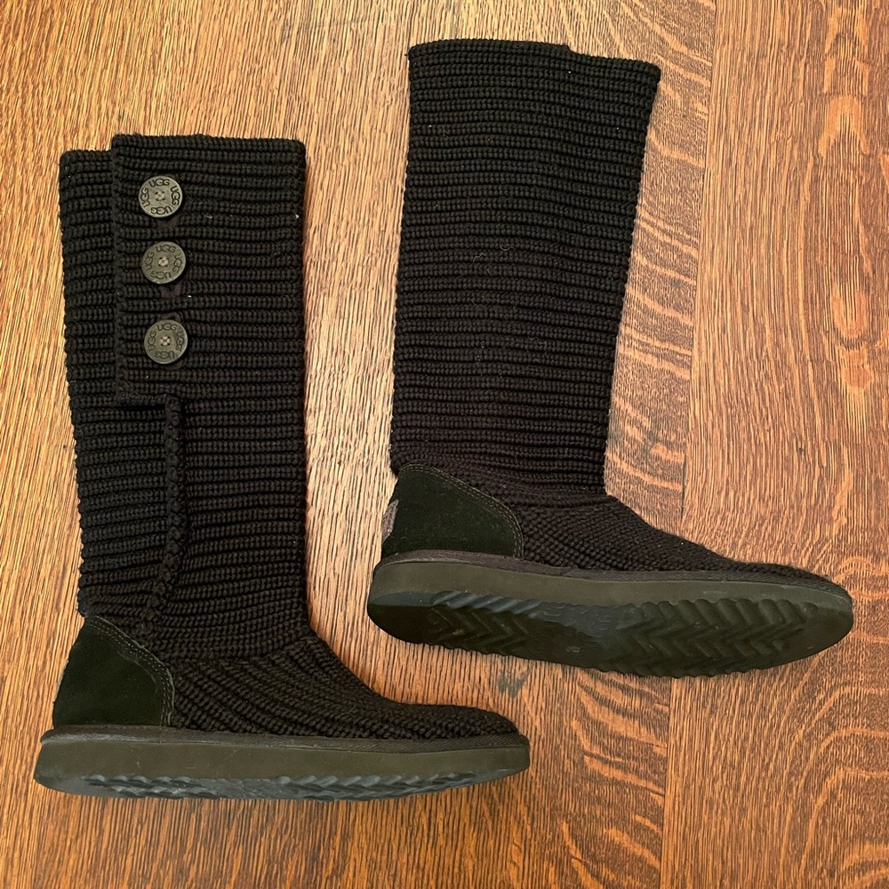 Knit UGG Classic Cardy Boots in black